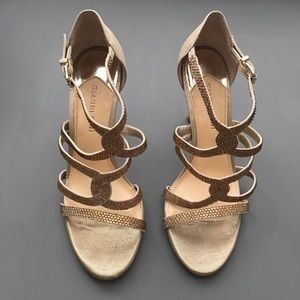 GIANNI BINI GOLD HEELS. SIZE 9